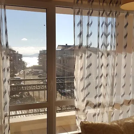 Sea View Sarafovo 公寓